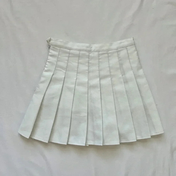 Y2K White High Waisted Pleated Mini Skirt - Picture 6 of 7